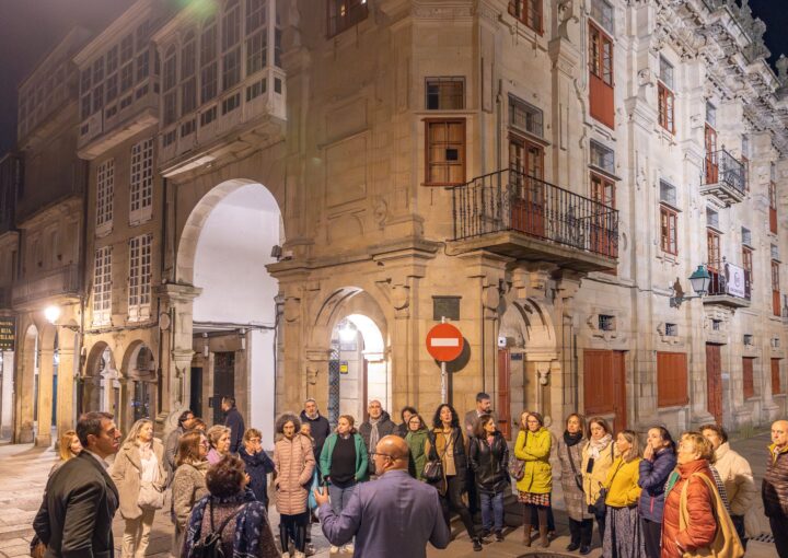 Ferrovial mellora a iluminación na subida ao Seminario Menor con luminarias reutilizadas