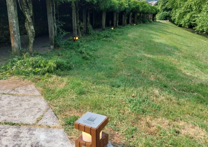 Balizas sostibles e de proximidade no parque de Belvís