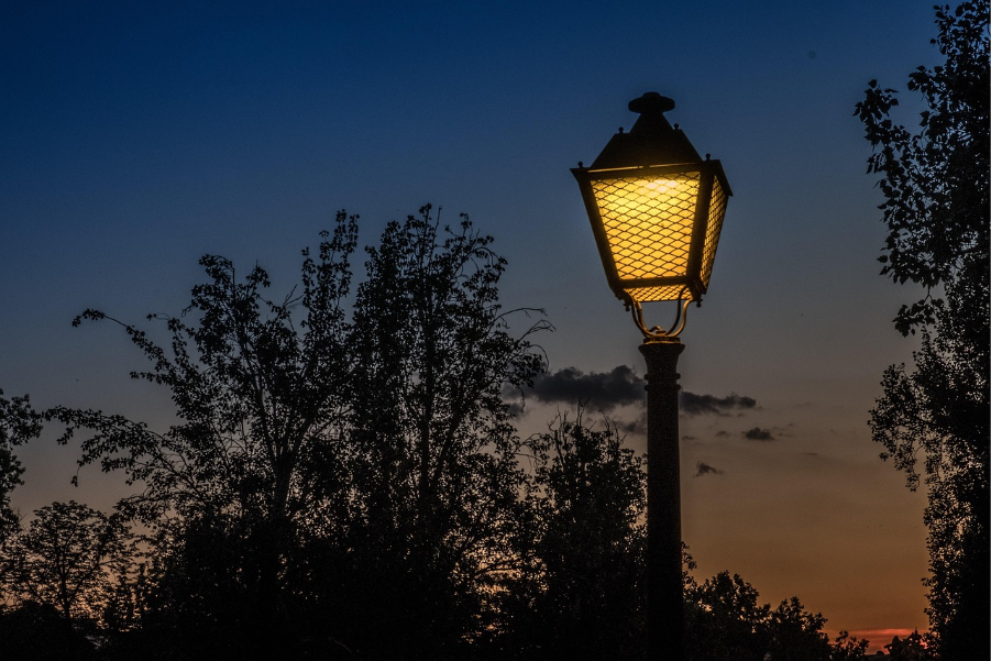 Temperatura de cor e iluminación urbana: por que non toda a luz branca é igual
